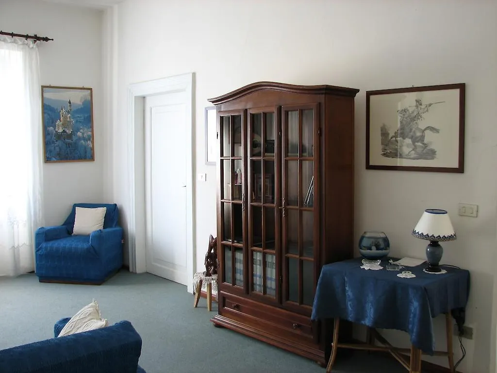 B&B Villa Al Lago Farra d'Alpago Alojamento de Acomodação e Pequeno-almoço